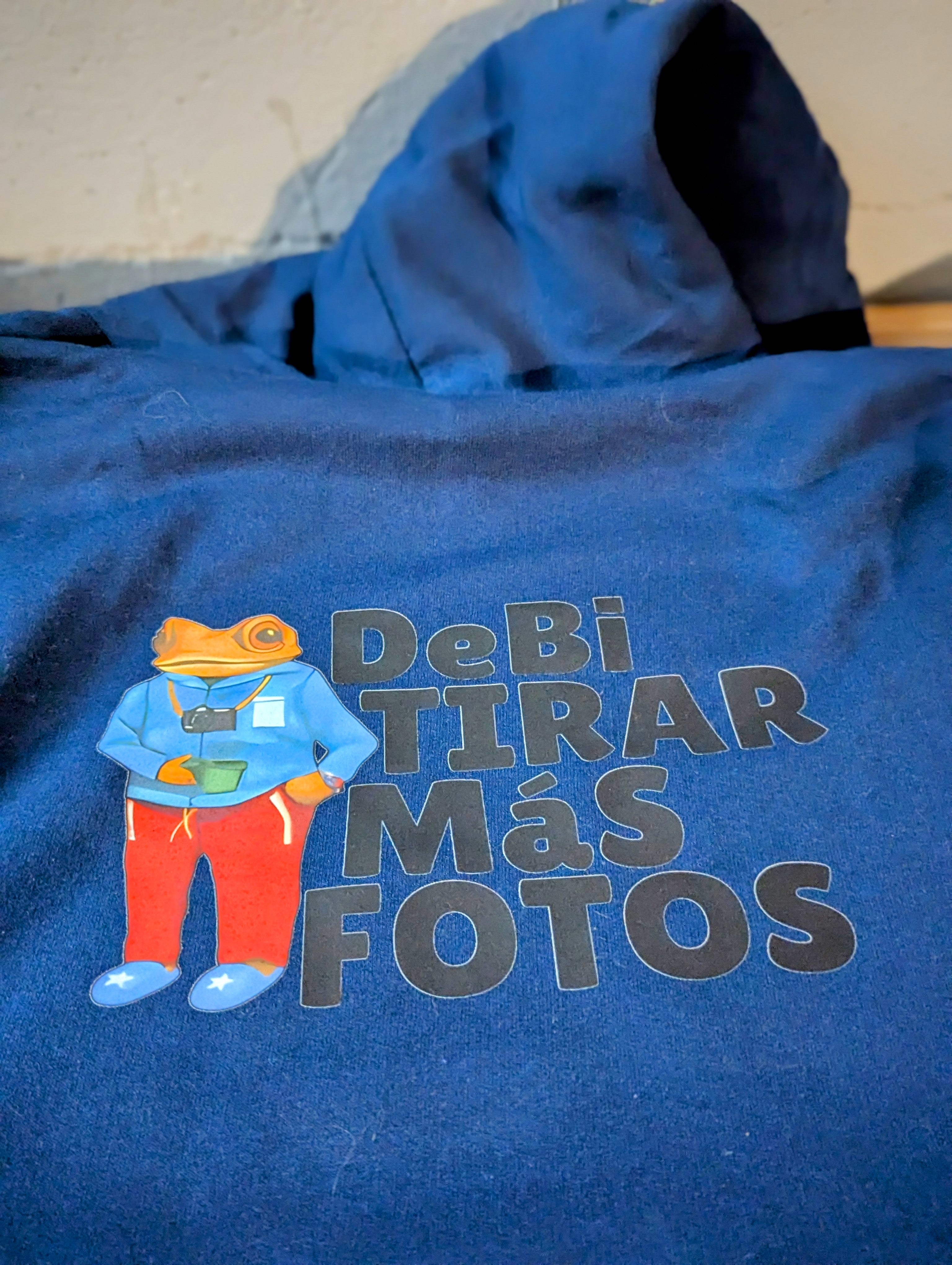 Debi Tirar Mas Fotos " Bad Bunny" Unisex hoodie