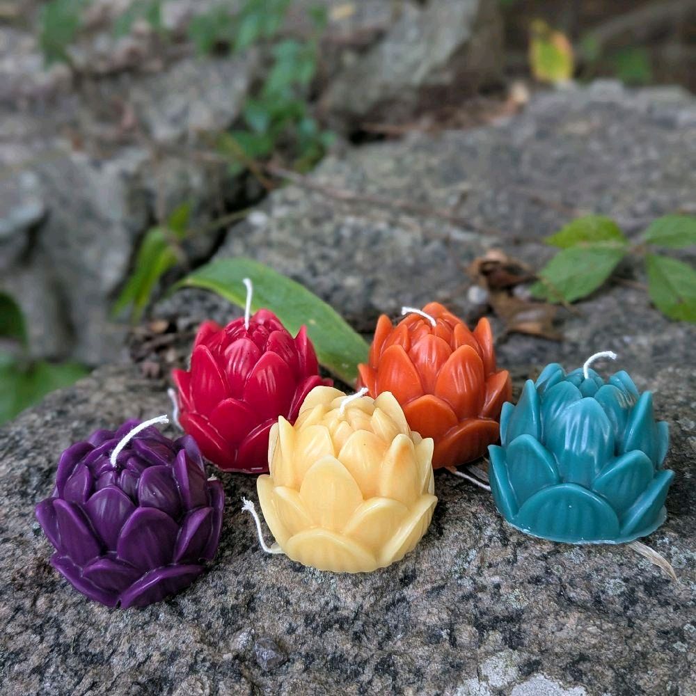 Small Lotus Soy Wax Ritual Candles - Unique Flower Shape Candle Design in Customizable Colors and Scents for Personalized Decor Ornaments