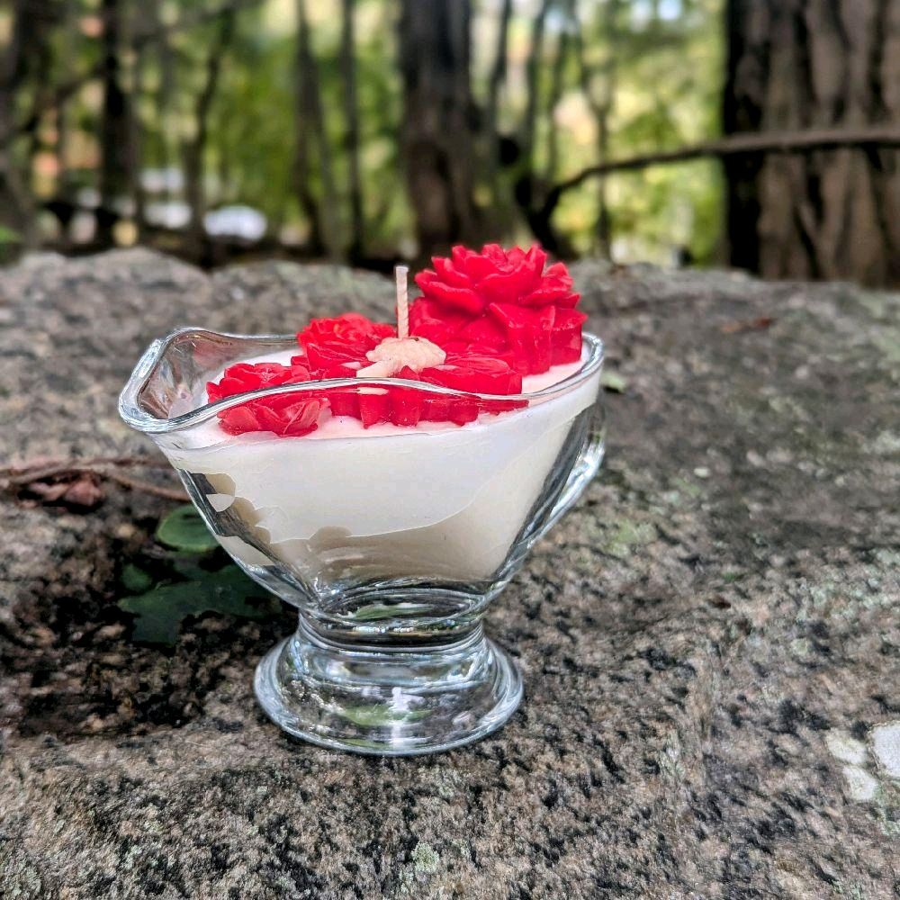 Rose-Geranium Scented Handmade Candle with Elegant Flower Design in Glass Dish for Aromatic Home Decor