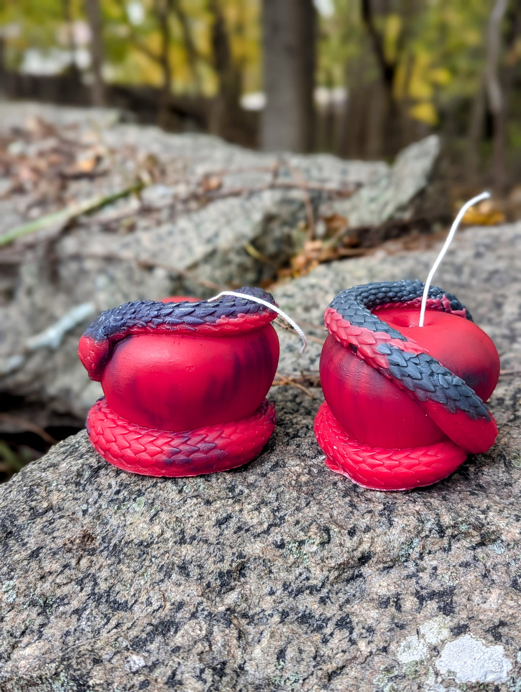 3D Apple Snake Handmade Candle - Unique Red & Black Design for Home Decor and Aromatherapy