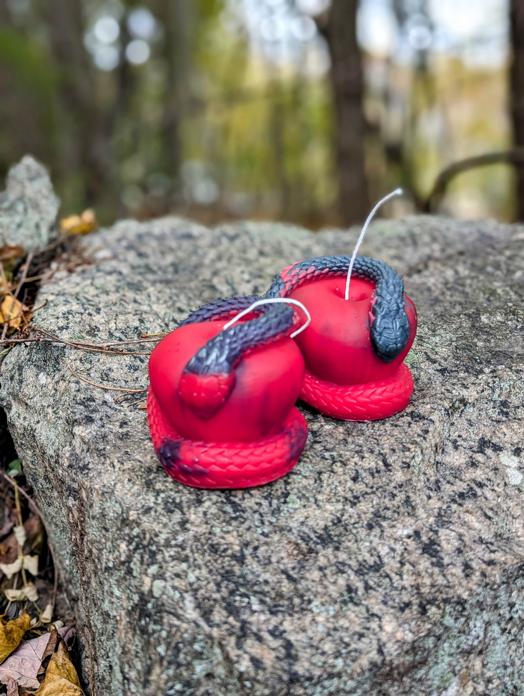 3D Apple Snake Handmade Candle - Unique Red & Black Design for Home Decor and Aromatherapy