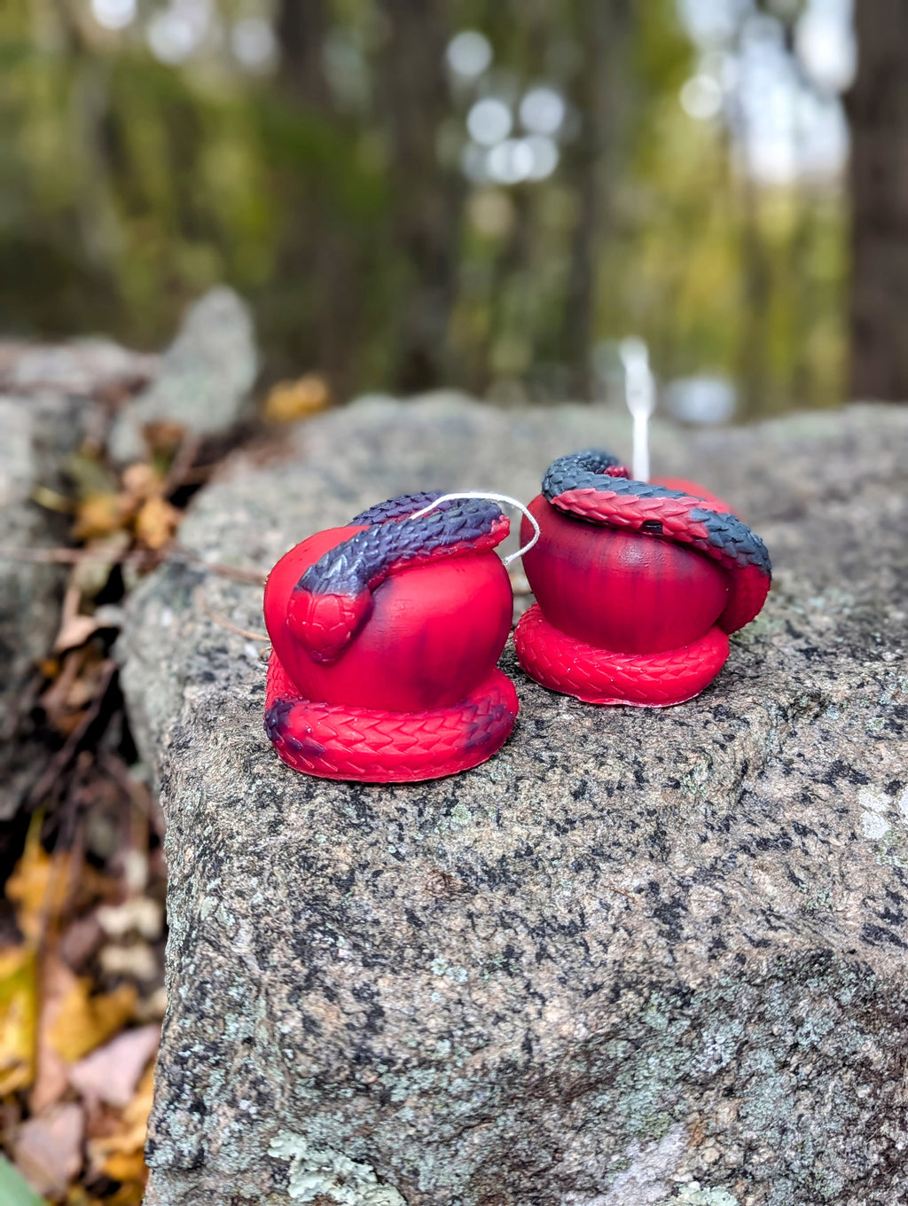 3D Apple Snake Handmade Candle - Unique Red & Black Design for Home Decor and Aromatherapy