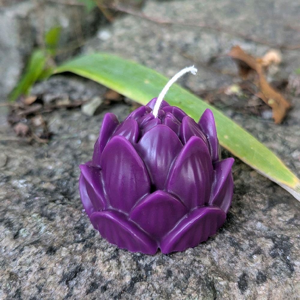 Small Lotus Soy Wax Ritual Candles - Unique Flower Shape Candle Design in Customizable Colors and Scents for Personalized Decor Ornaments